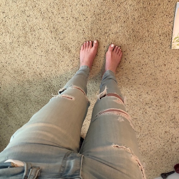 AMERICAN EAGLE RIPPED DISTRESSED SKINNY JEANS - Picture 10 of 11